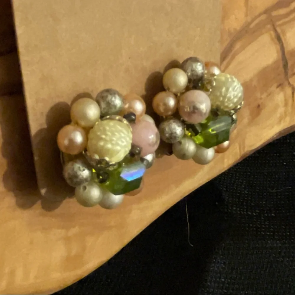 Vintage 1950's Faux Pearl Cluster Clip On Earrings